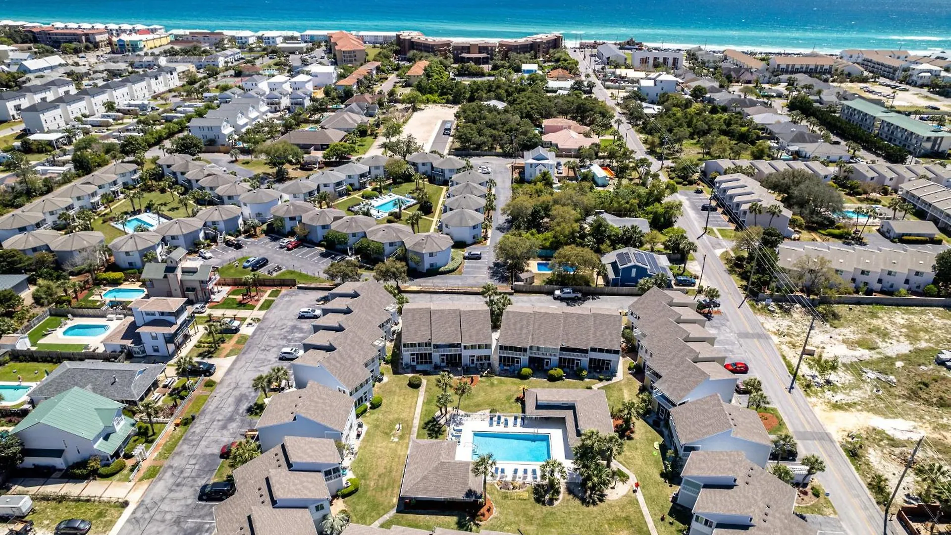 Sandpiper Cove 9203- By Holiday Isle Properties Destin